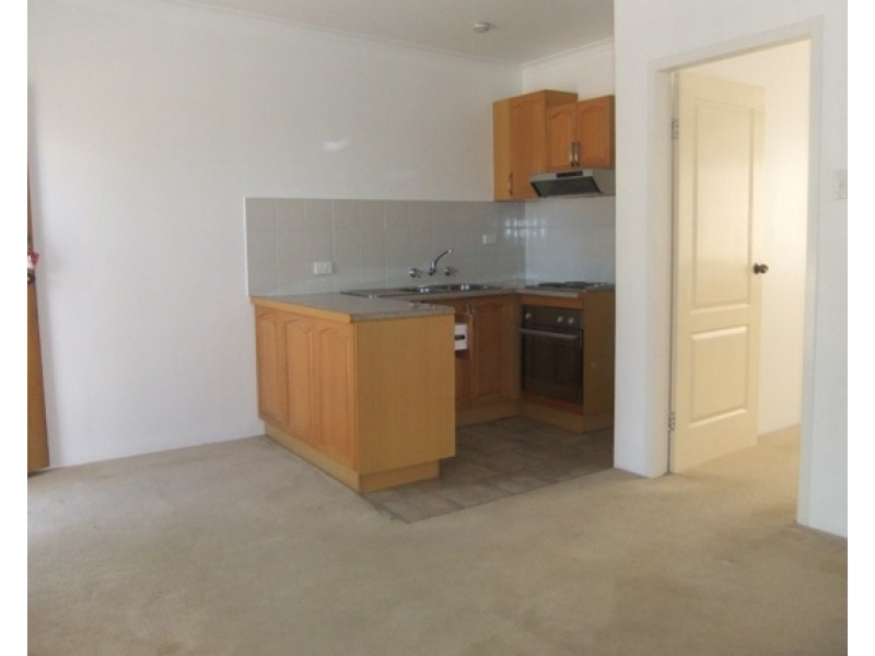 9/110-112 Fergus Road, Queanbeyan NSW 2620