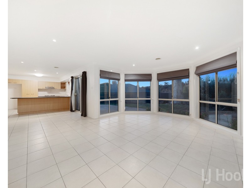 2 Banyalla Close, Jerrabomberra NSW 2619