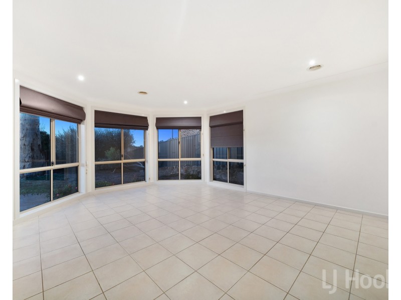 2 Banyalla Close, Jerrabomberra NSW 2619