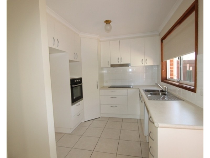 1/24 Bungendore Road, Queanbeyan NSW 2620