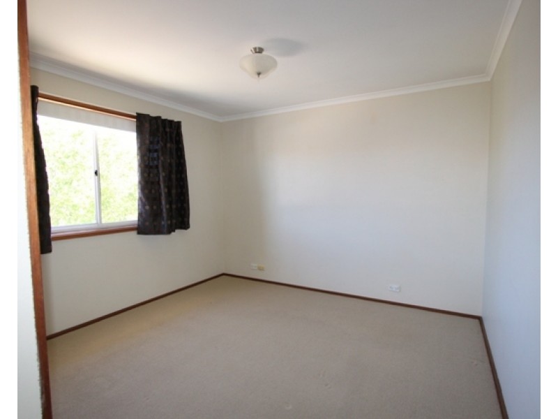 1/24 Bungendore Road, Queanbeyan NSW 2620
