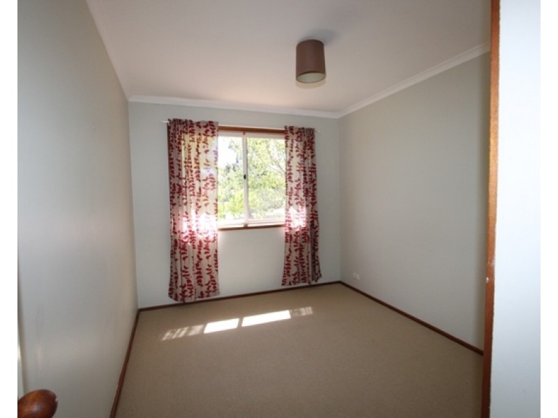 1/24 Bungendore Road, Queanbeyan NSW 2620