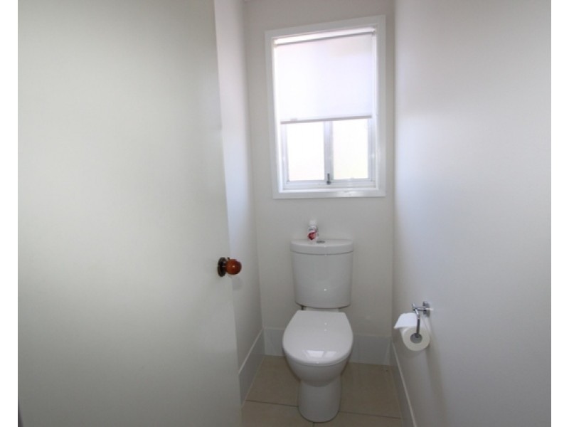 1/24 Bungendore Road, Queanbeyan NSW 2620