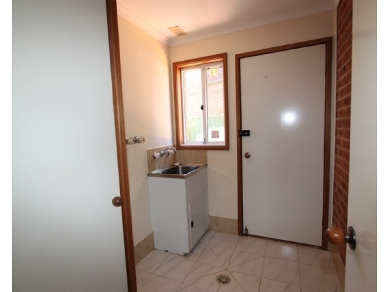 1/24 Bungendore Road, Queanbeyan NSW 2620