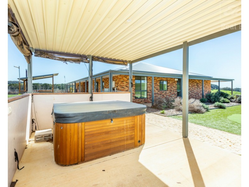 86 Neils Creek Road, Bungendore NSW 2621