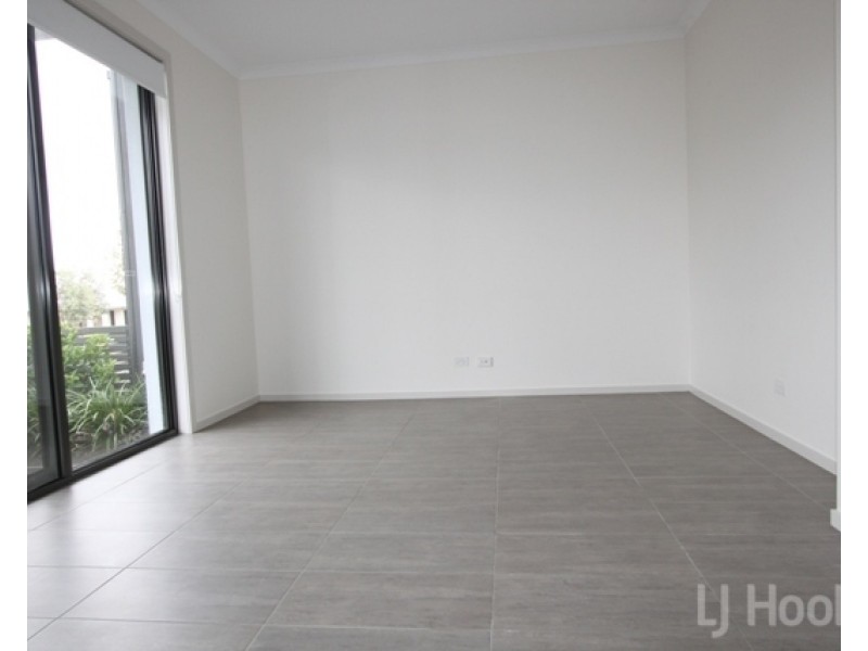 268 Gorman Drive, Googong NSW 2620