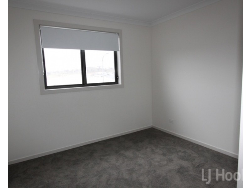 268 Gorman Drive, Googong NSW 2620