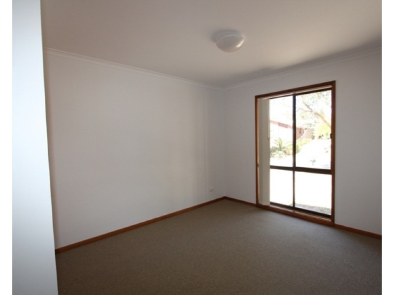 4 Cantle Place, Queanbeyan NSW 2620