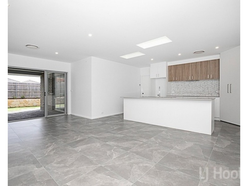 20 Leon Street, Googong NSW 2620