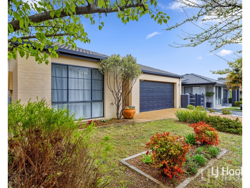 18 Tooroonga Crescent, Jerrabomberra NSW 2619