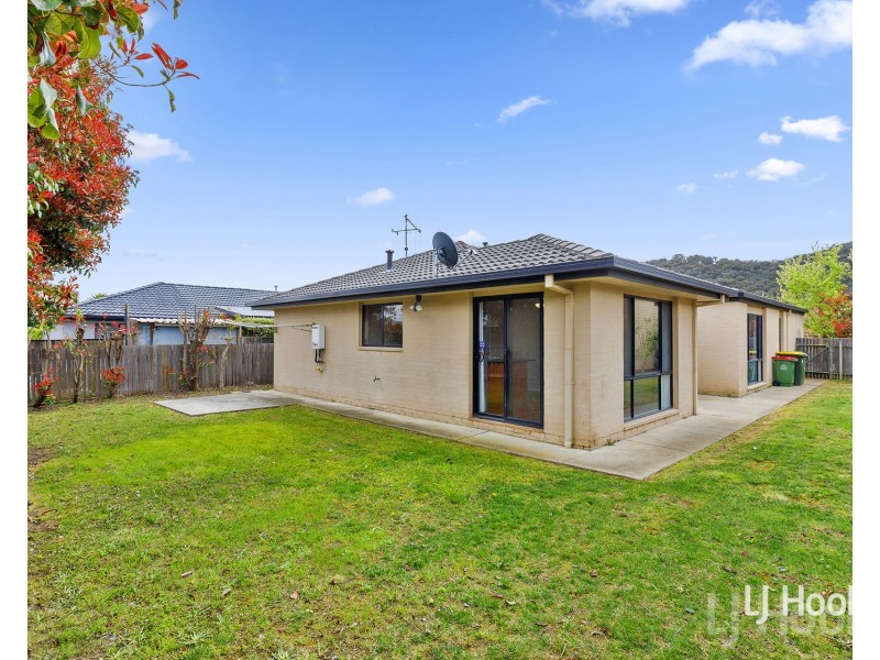 18 Tooroonga Crescent, Jerrabomberra NSW 2619
