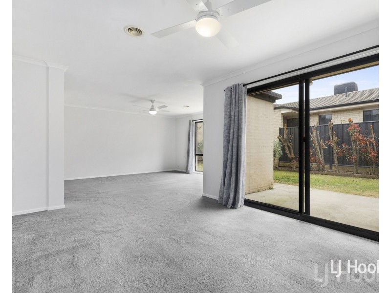 18 Tooroonga Crescent, Jerrabomberra NSW 2619