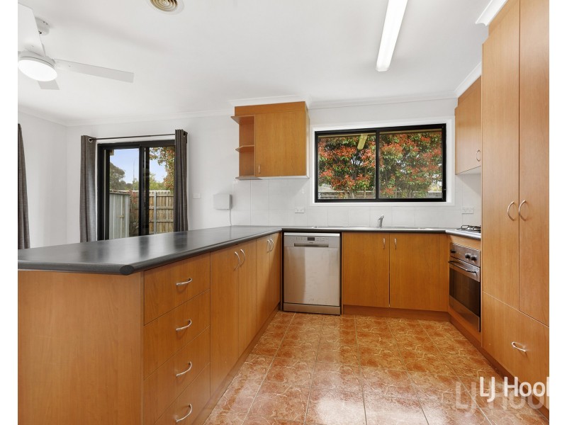 18 Tooroonga Crescent, Jerrabomberra NSW 2619