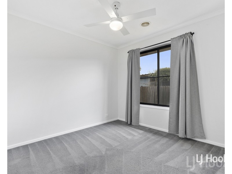 18 Tooroonga Crescent, Jerrabomberra NSW 2619