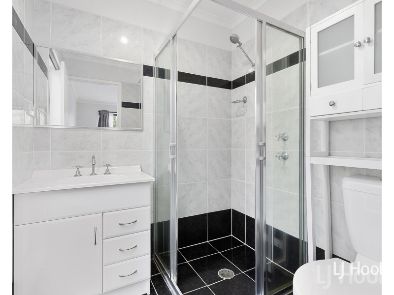 18 Tooroonga Crescent, Jerrabomberra NSW 2619