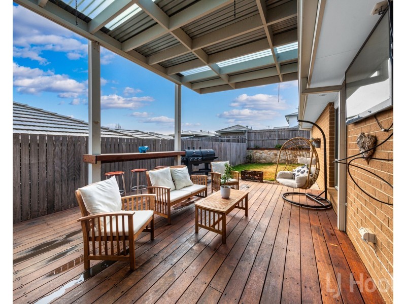 6 Mowle Street, Googong NSW 2620