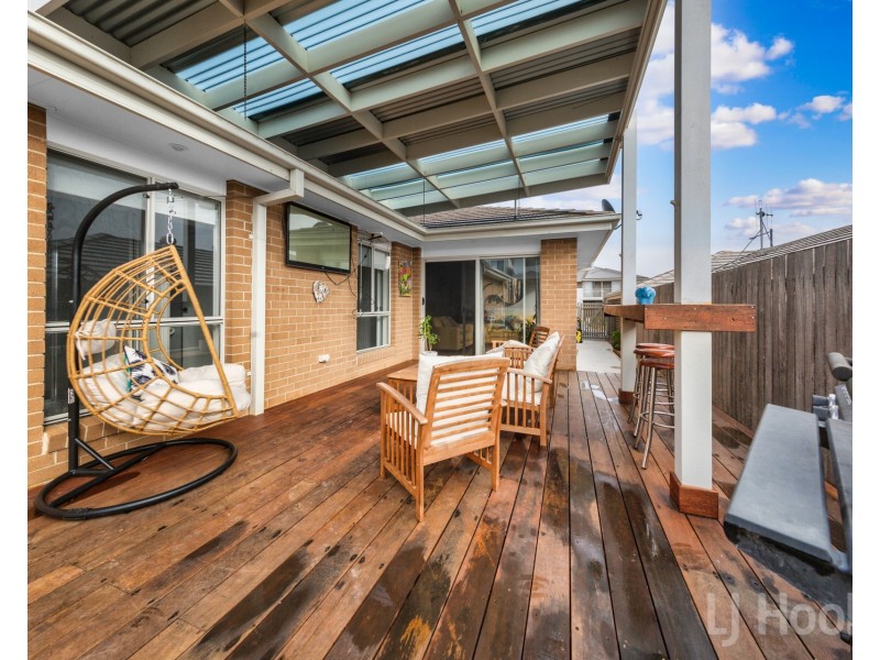 6 Mowle Street, Googong NSW 2620