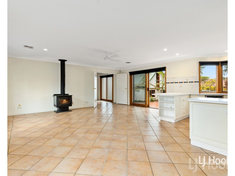 7 Forest Drive, Jerrabomberra NSW 2619