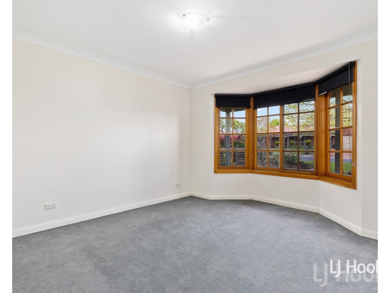 7 Forest Drive, Jerrabomberra NSW 2619