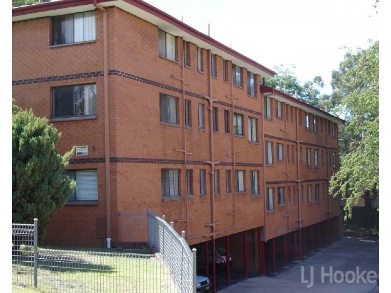 17/5 Mowatt Street, Queanbeyan NSW 2620