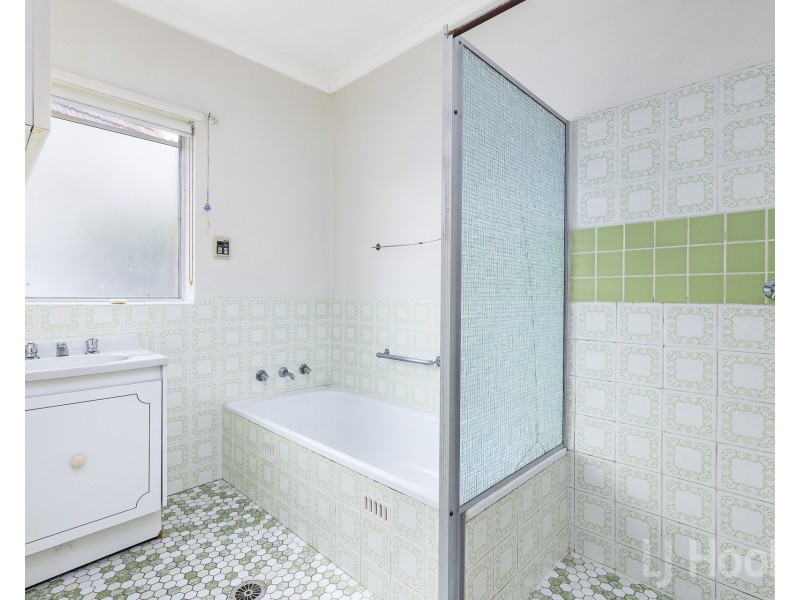 25 Christopher Crescent, Karabar NSW 2620