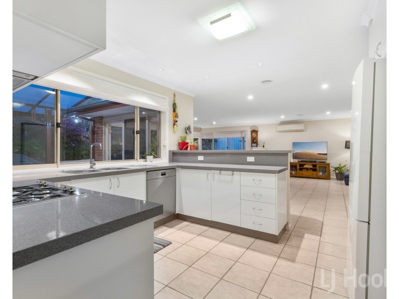 37 Kinlyside Avenue, Jerrabomberra NSW 2619