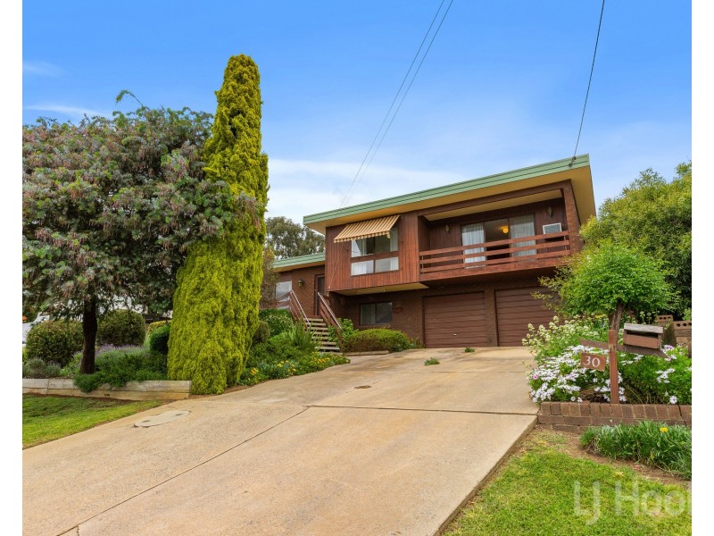 30 Brereton Street, Queanbeyan West NSW 2620