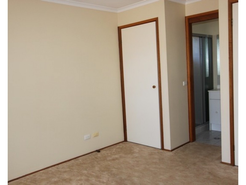 14 Franklin Court, Jerrabomberra NSW 2619