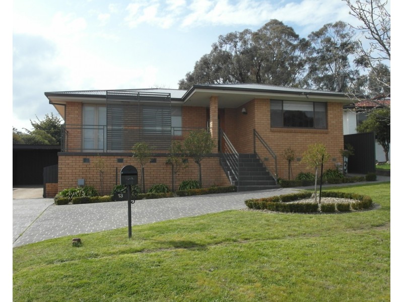 13 Carwoola Place, Queanbeyan NSW 2620