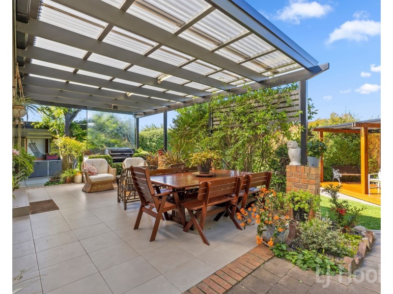 8 Hunt Place, Crestwood NSW 2620