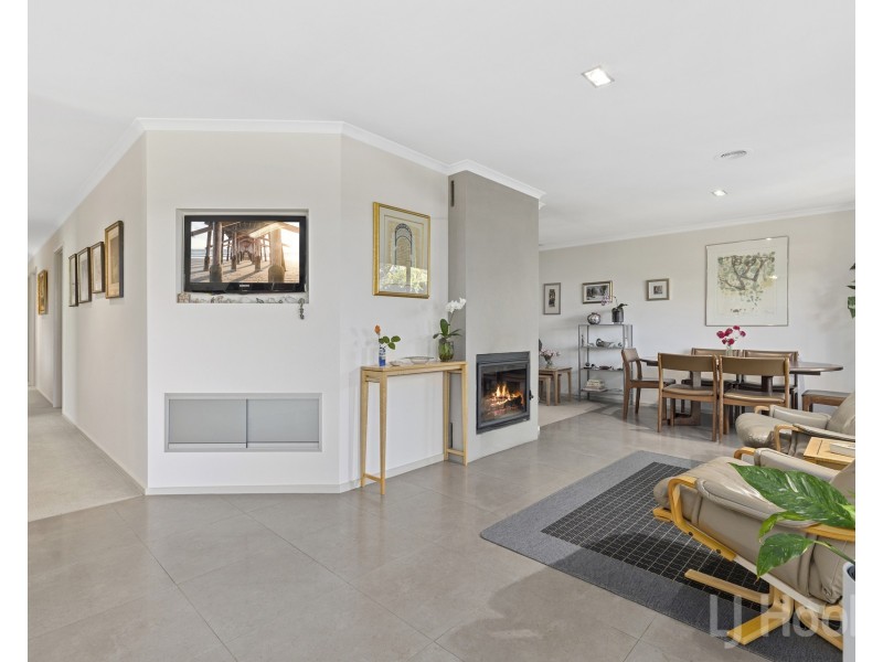 8 Hunt Place, Crestwood NSW 2620