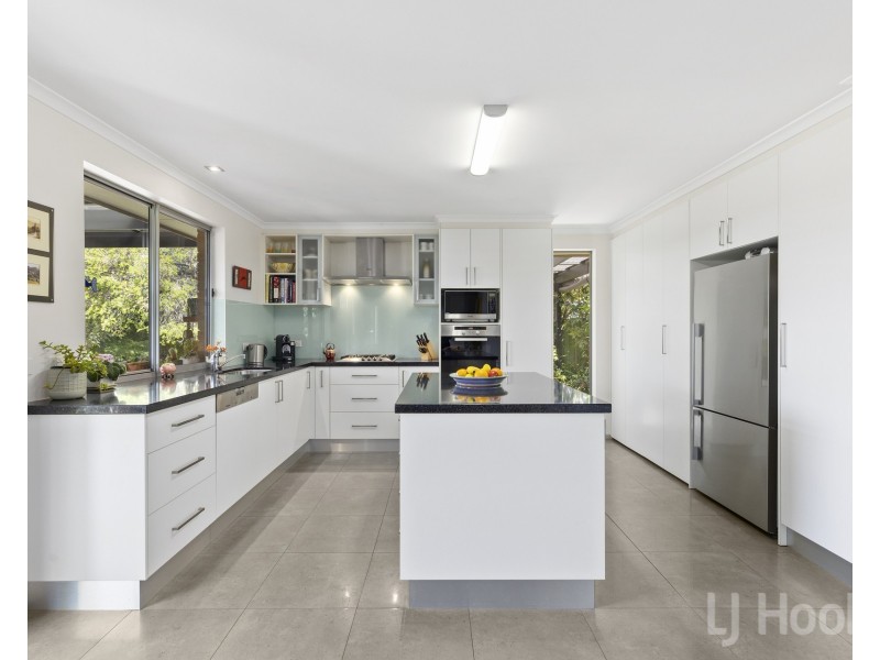 8 Hunt Place, Crestwood NSW 2620