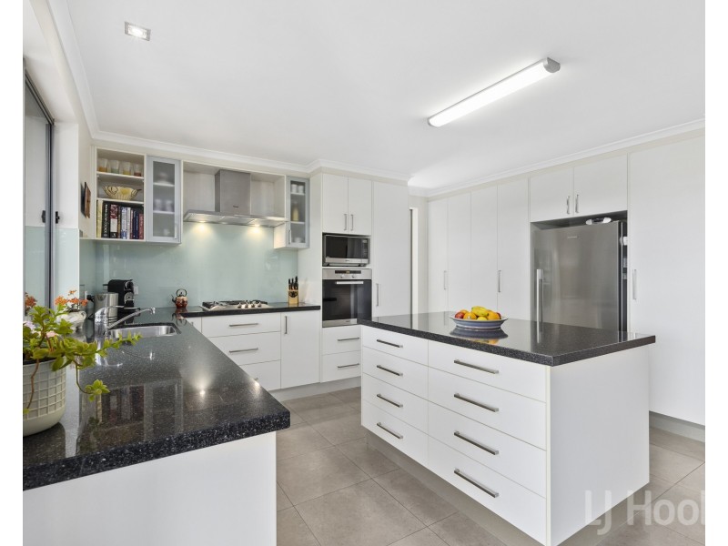 8 Hunt Place, Crestwood NSW 2620