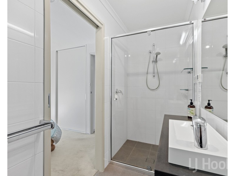 8 Hunt Place, Crestwood NSW 2620