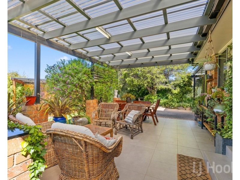 8 Hunt Place, Crestwood NSW 2620
