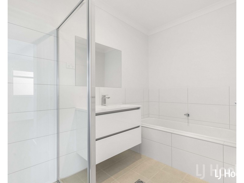 104 Gorman Drive, Googong NSW 2620