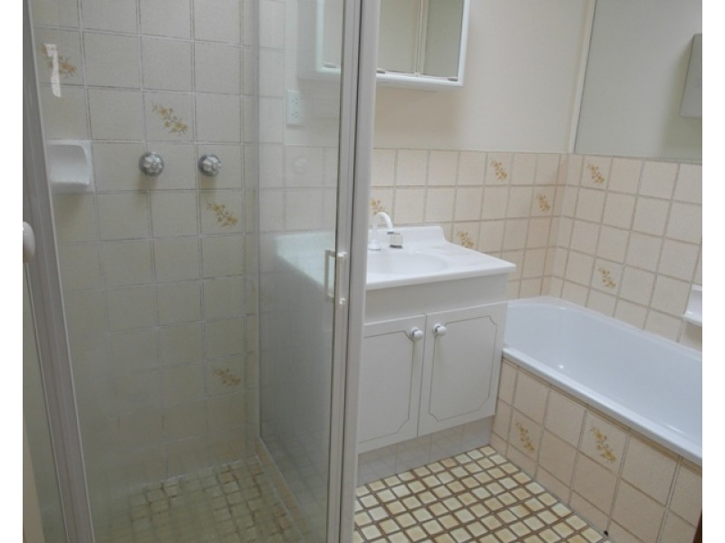 4/116 Henderson Road, Queanbeyan NSW 2620