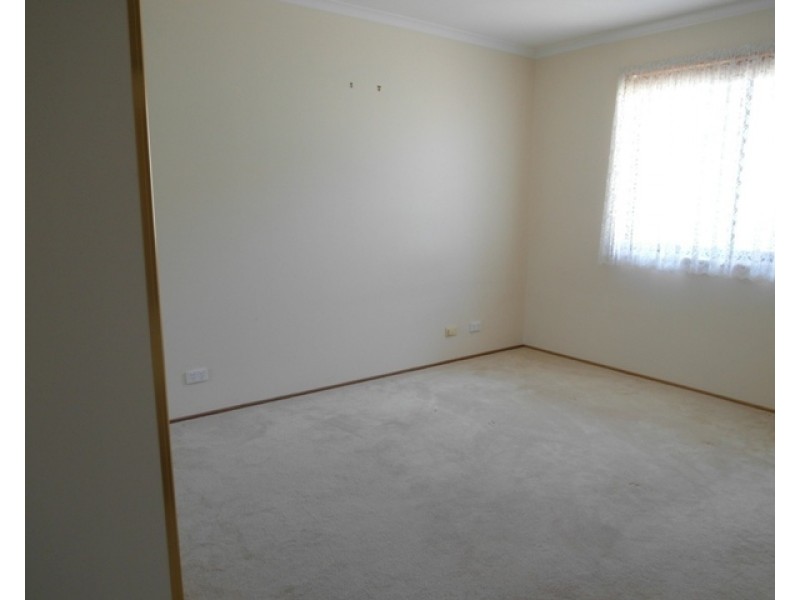 4/116 Henderson Road, Queanbeyan NSW 2620