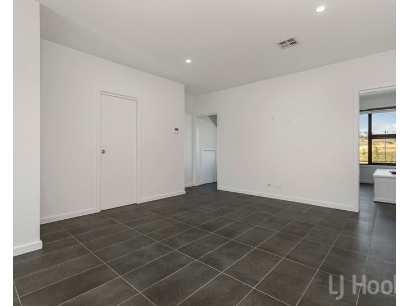 5/7 Courtney Street, Googong NSW 2620