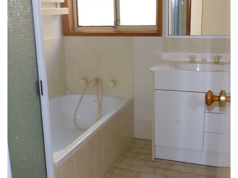 22/27 Elm Way, Jerrabomberra NSW 2619