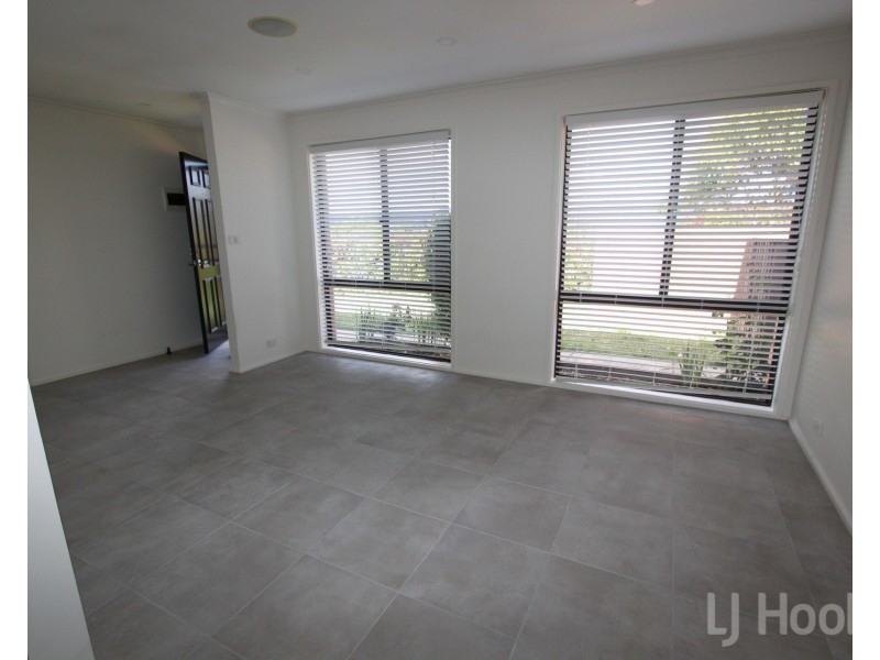 1/71 Donald Road, Queanbeyan NSW 2620