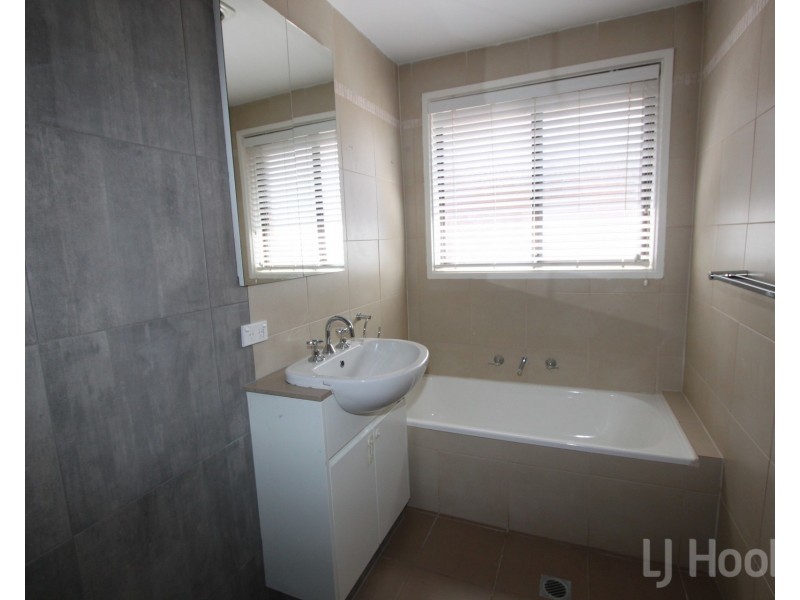 1/71 Donald Road, Queanbeyan NSW 2620