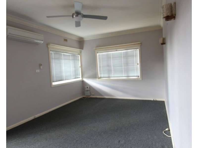 50 Henderson Road, Queanbeyan NSW 2620