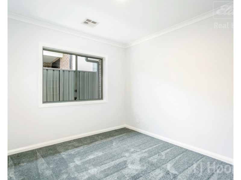 6 Flint Street, Googong NSW 2620