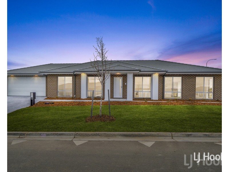 16 Rosa Street, Googong NSW 2620