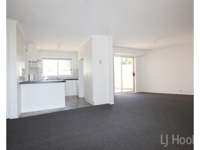1/10 Franklin Court, Jerrabomberra NSW 2619