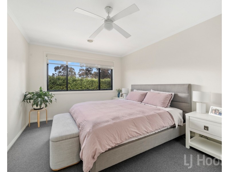51 Bluestone Gardens, Jerrabomberra NSW 2619