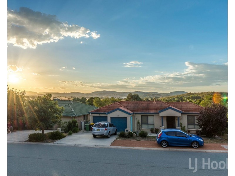2 English Grove, Jerrabomberra NSW 2619
