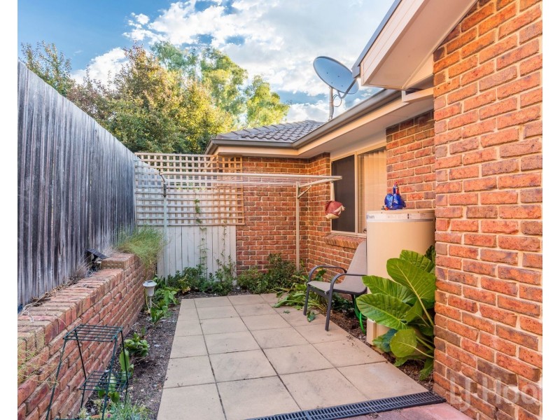 2 English Grove, Jerrabomberra NSW 2619