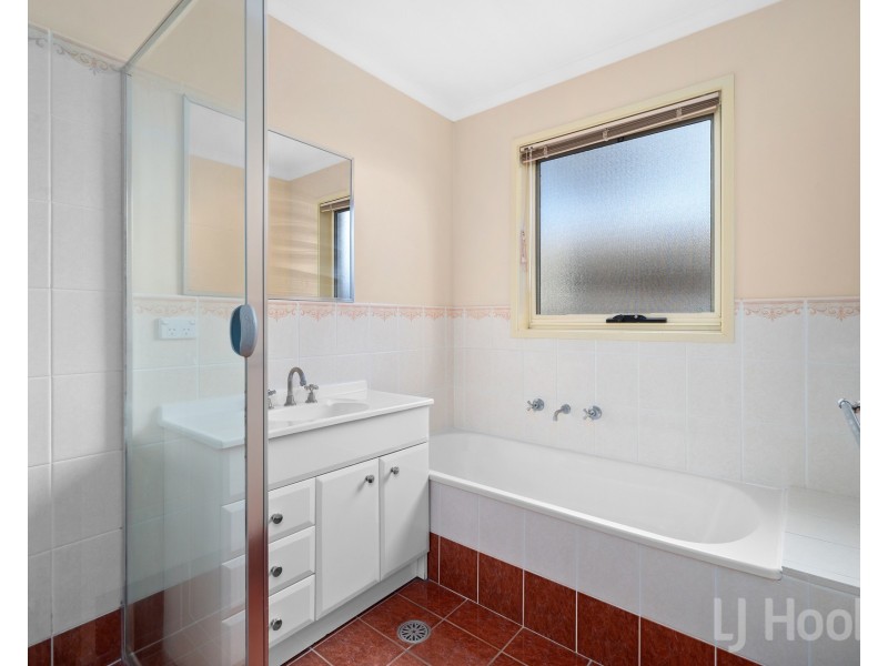 20 Pannamena Crescent, Jerrabomberra NSW 2619
